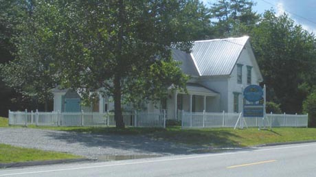 Manos Market in Hancock